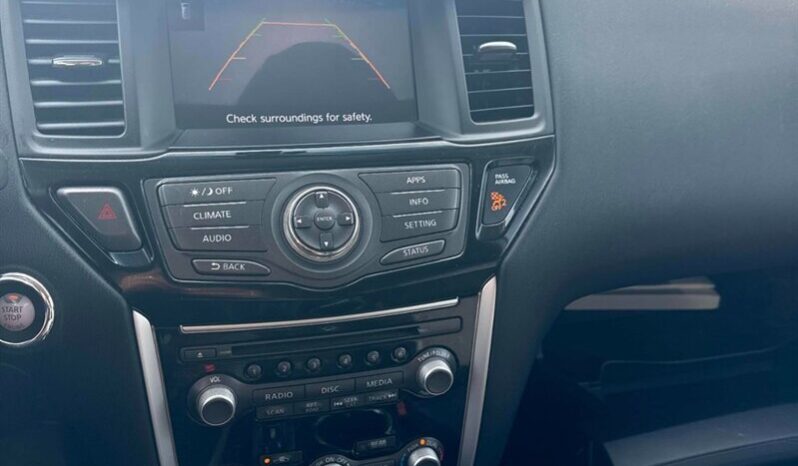 
								2017 Nissan Pathfinder SV full									