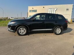 
										2019 Mitsubishi Outlander ES full									