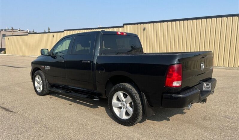 
								2023 RAM 1500 Classic Express full									