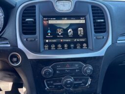 
										2023 Chrysler 300 Series Touring L full									