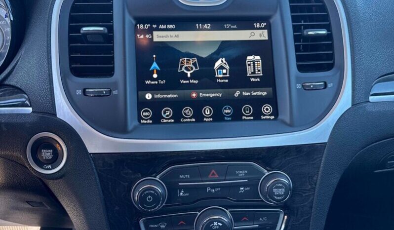 
								2023 Chrysler 300 Series Touring L full									