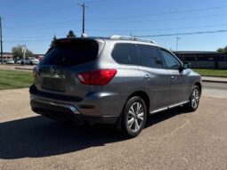 
										2019 Nissan Pathfinder SV full									