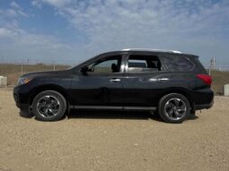 
										2017 Nissan Pathfinder SV full									
