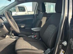 
										2021 Mitsubishi RVR ES full									