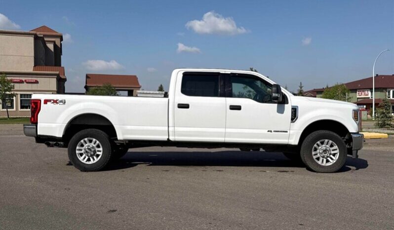
								2019 Ford F-350 Super Duty XLT full									