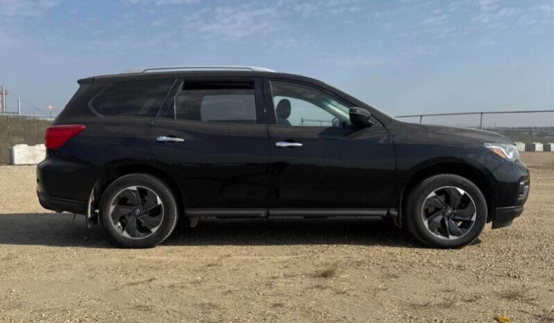 
								2017 Nissan Pathfinder SV full									