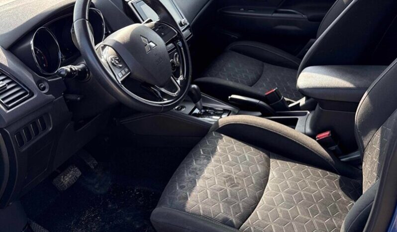 
								2020 Mitsubishi RVR SE AWC full									