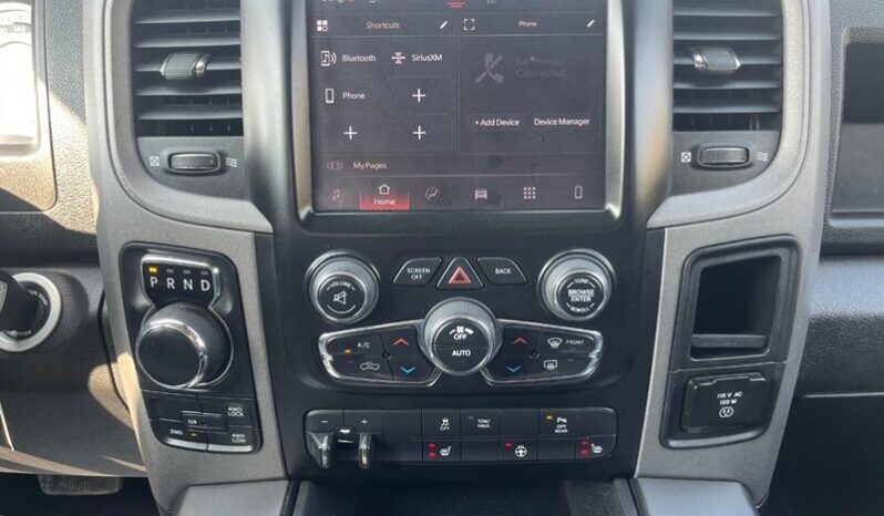 
								2023 RAM 1500 Classic Express full									