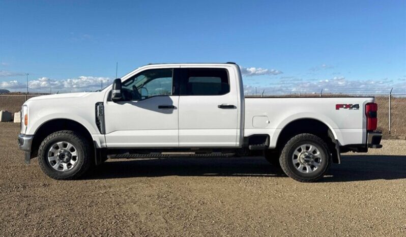 2023 Ford F-250 XLT FX4 full