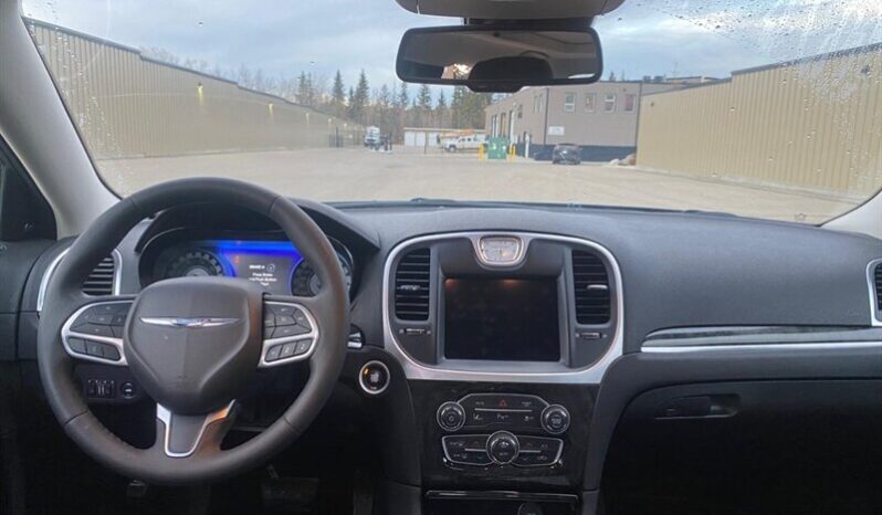 
								2023 Chrysler 300 Series Touring L full									