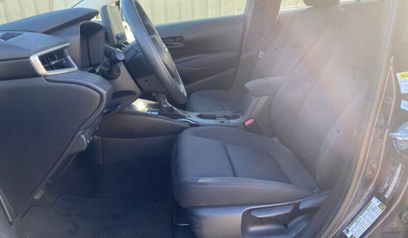 
								2024 Toyota Corolla LE full									