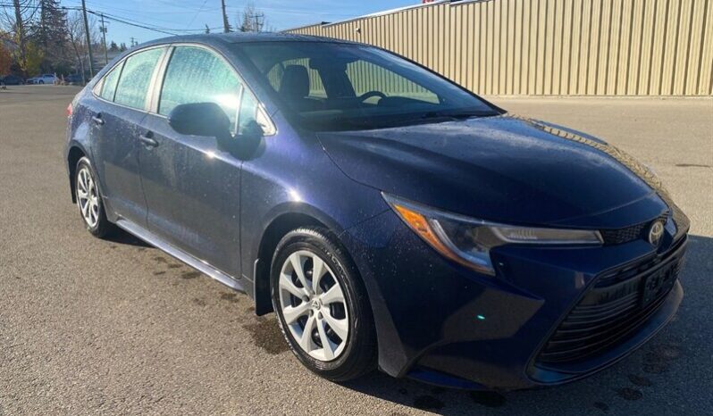 
								2024 Toyota Corolla LE full									