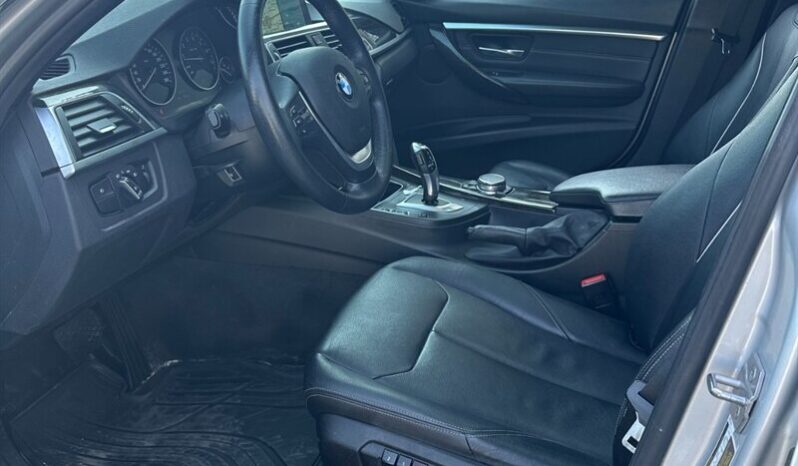 
								2016 BMW 3-Series 328i xDrive full									