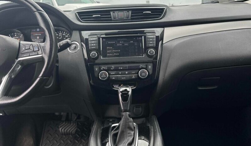 
								2020 Nissan Qashqai SL full									