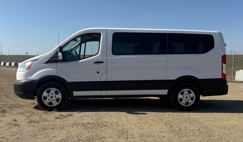 
								2019 Ford Transit 150 T-150 130″ Low Roof 8 Pass full									