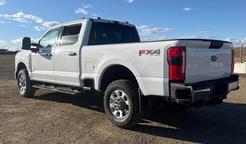 2023 Ford F-250 XLT FX4 full