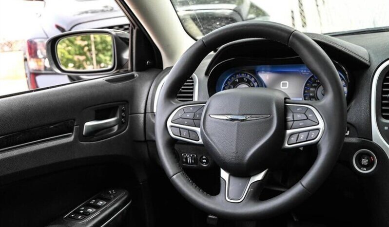 
								2023 Chrysler 300 Series Touring L full									