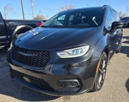 
										2023 Chrysler Pacifica Touring L Sunroof S package full									