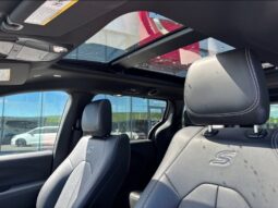 
										2024 Chrysler Pacifica Touring L Sunroof S package full									