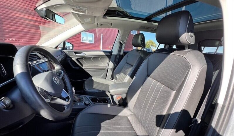 2024 Volkswagen Tiguan SE 4Motion Leather Sunroof full