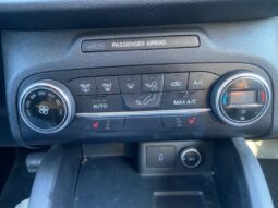 
										2020 Ford Escape SE full									