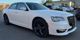 
										2023 Chrysler 300 Series Touring L full									