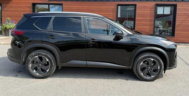 
								2024 Nissan Rogue SV Moonroof full									
