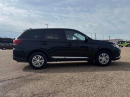 
										2020 Mitsubishi Outlander ES full									