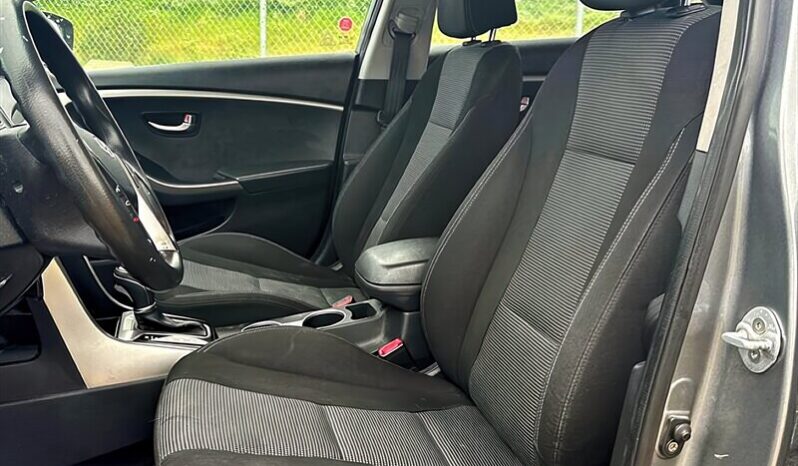 
								2016 Hyundai ELANTRA GT GL full									