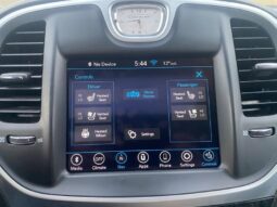 
										2023 Chrysler 300 Series Touring L full									