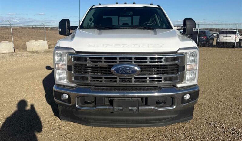 2023 Ford F-250 XLT FX4 full