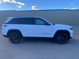 
										2023 Jeep Grand Cherokee Limited full									