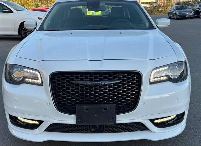 
								2023 Chrysler 300 Series Touring L full									