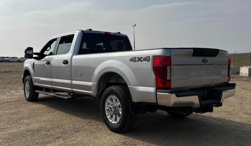 
								2021 Ford F-350 Super Duty XLT 6.7L Powerstroke full									