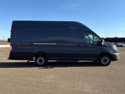 
										2021 Ford Transit 250 full									