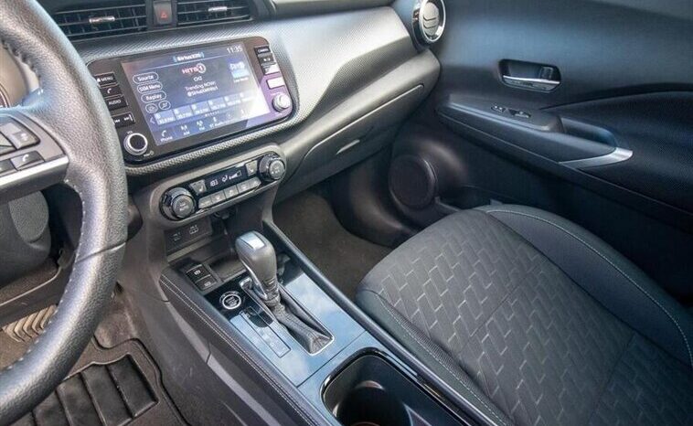 2024 Nissan Kicks SV full