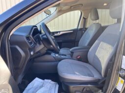 
										2020 Ford Escape SE full									
