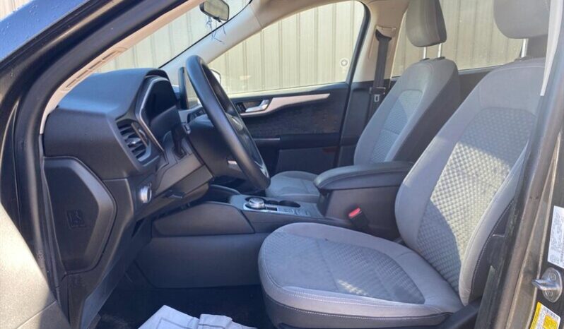 
								2020 Ford Escape SE full									