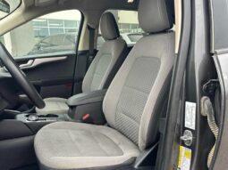 
										2020 Ford Escape SE full									