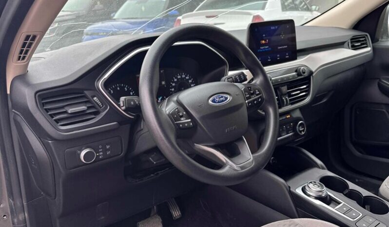
								2020 Ford Escape SE full									