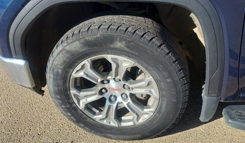 
								2021 GMC Sierra 1500 SLT full									