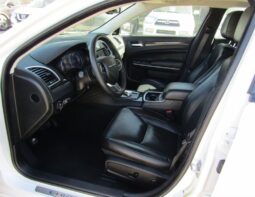 
										2023 Chrysler 300 Series Touring L full									
