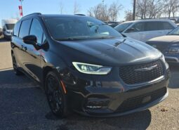 2023 Chrysler Pacifica Touring L Sunroof S package