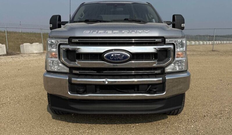 
								2021 Ford F-350 Super Duty XLT 6.7L Powerstroke full									