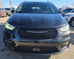 
										2023 Chrysler Pacifica Touring L Sunroof S package full									