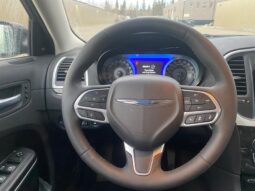 
										2023 Chrysler 300 Series Touring L full									