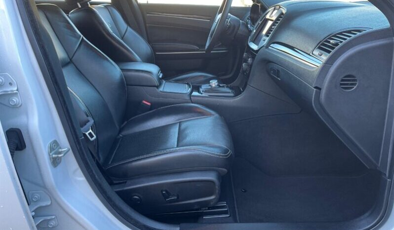 
								2023 Chrysler 300 Series S V6 full									