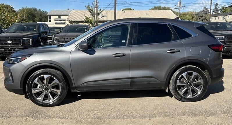
								2024 Ford Escape Platinum Moonroof full									