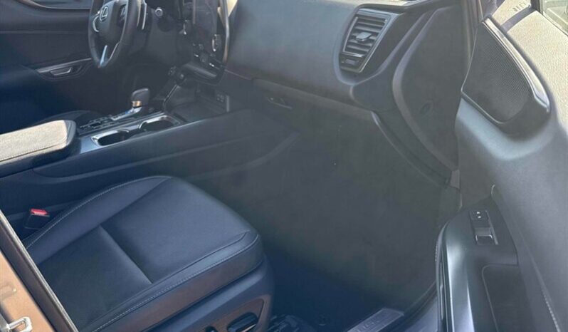 
								2024 Lexus NX 250 full									