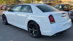 
										2023 Chrysler 300 Series Touring L full									